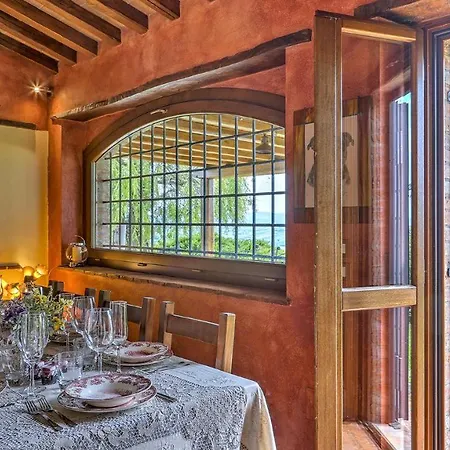 Villa Casal Del Salice 10, Emma